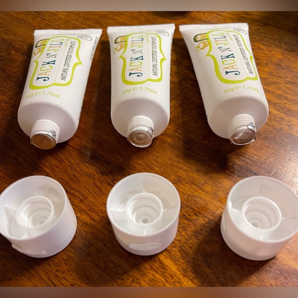 Jack N’ Jill Flavor Free Fluoride Free Xylitol Toothpaste (3 tubes) - Picture 2 of 4